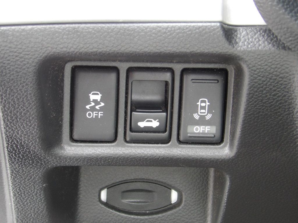2012 Infiniti G37 Convertible photo 36