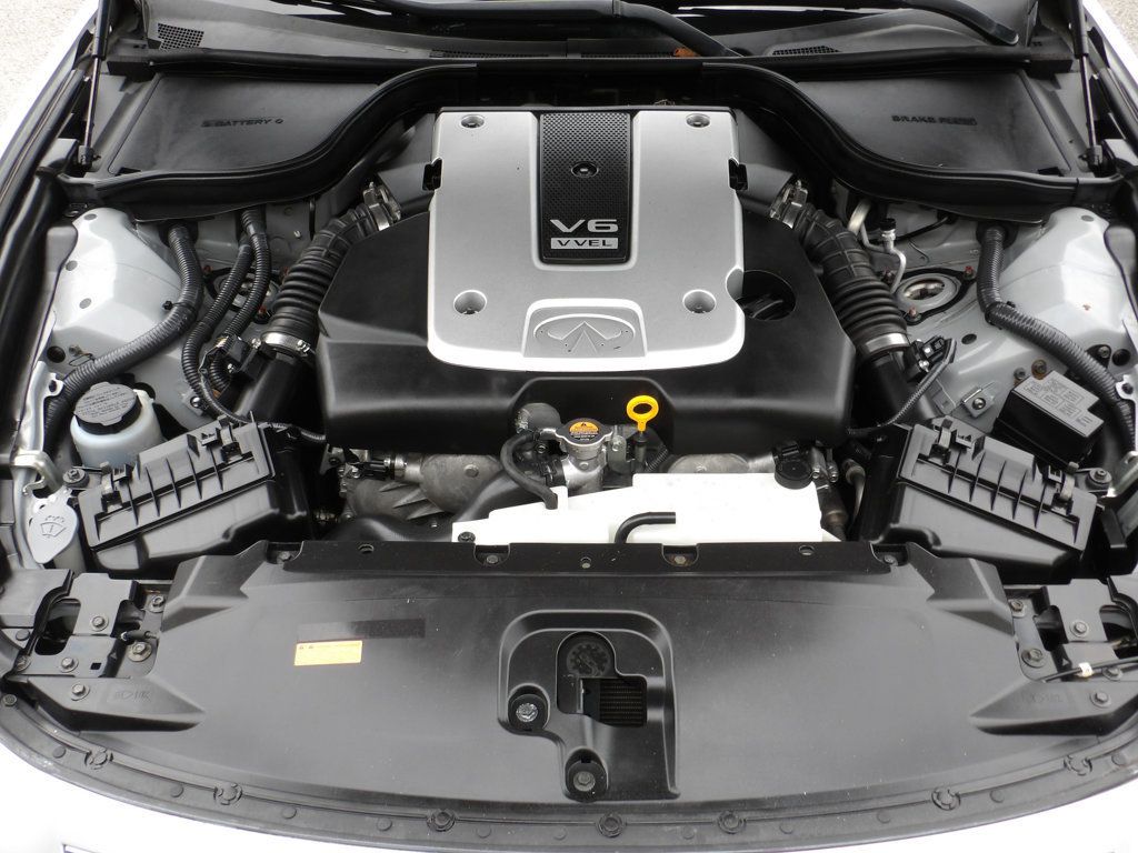 2012 Infiniti G37 Convertible photo 38