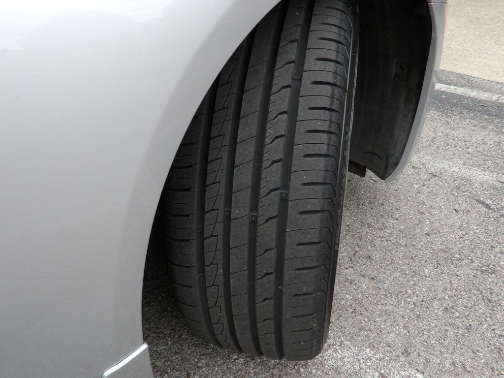 2012 Infiniti G37 Convertible photo 41