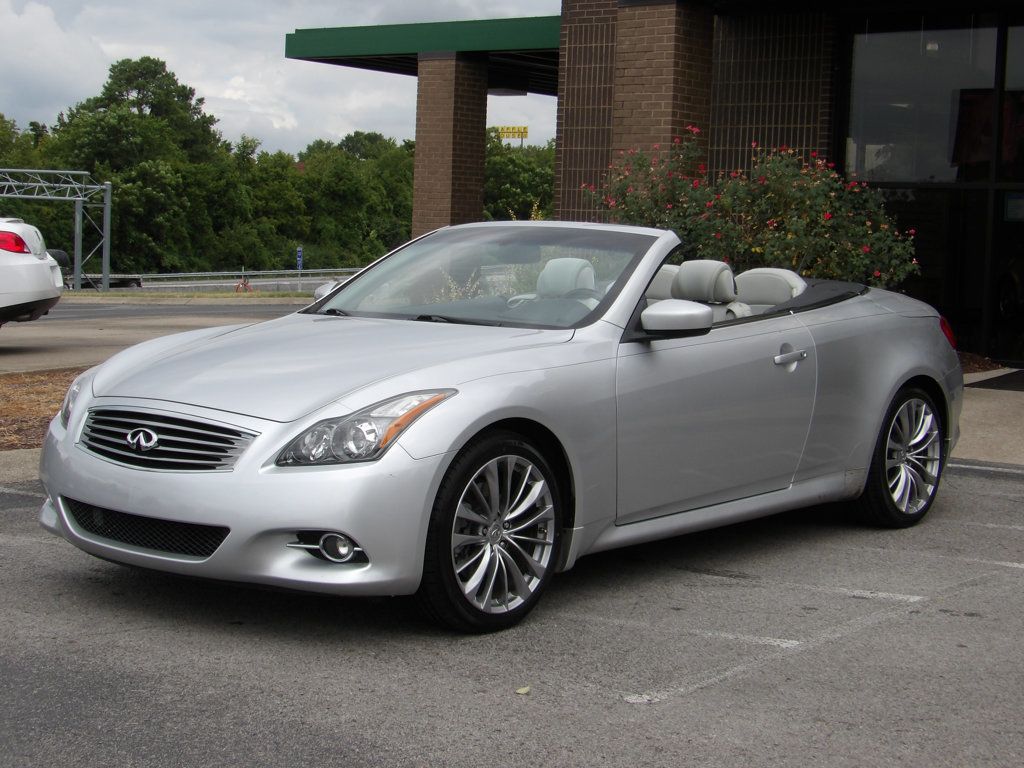 2012 Infiniti G37 Convertible photo 4