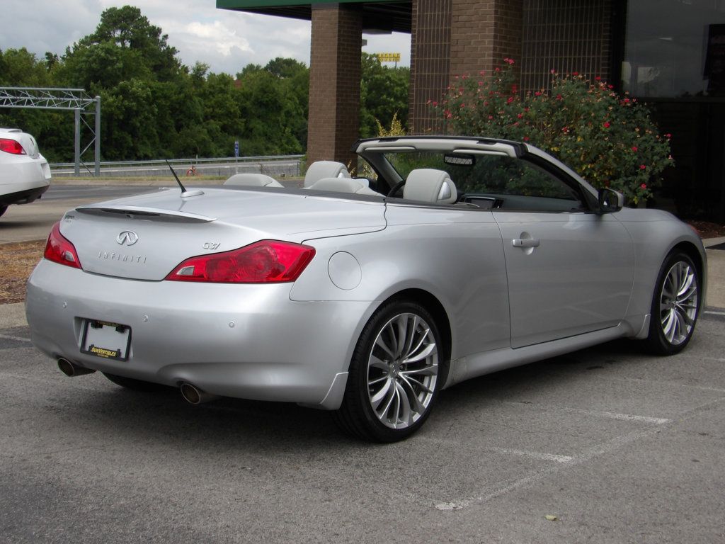 2012 Infiniti G37 Convertible photo 7