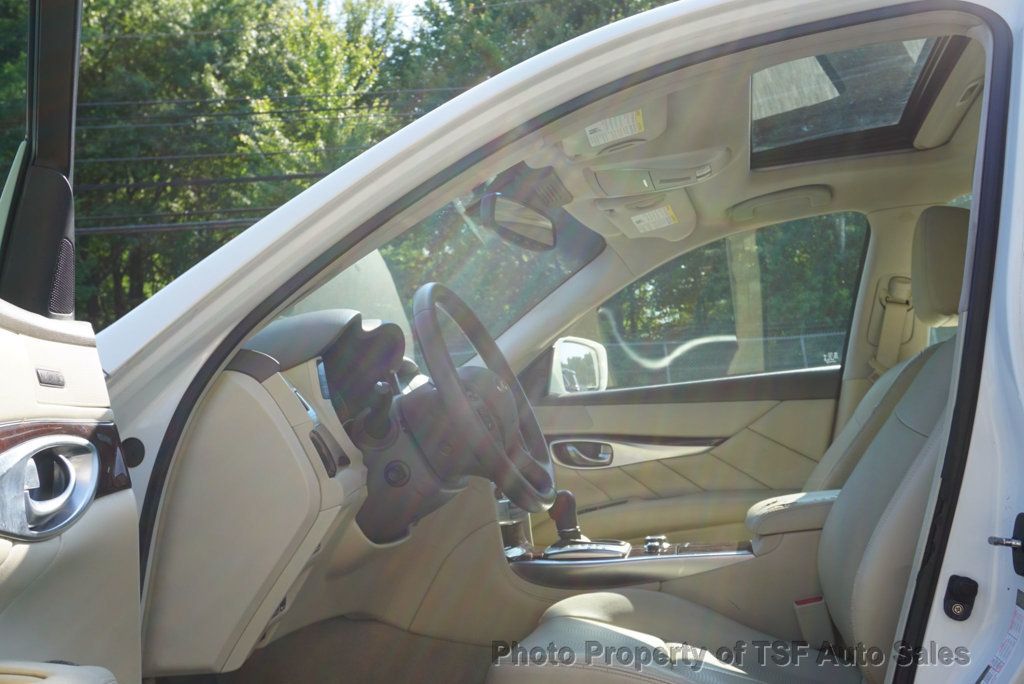 2012 Infiniti M37 photo 2