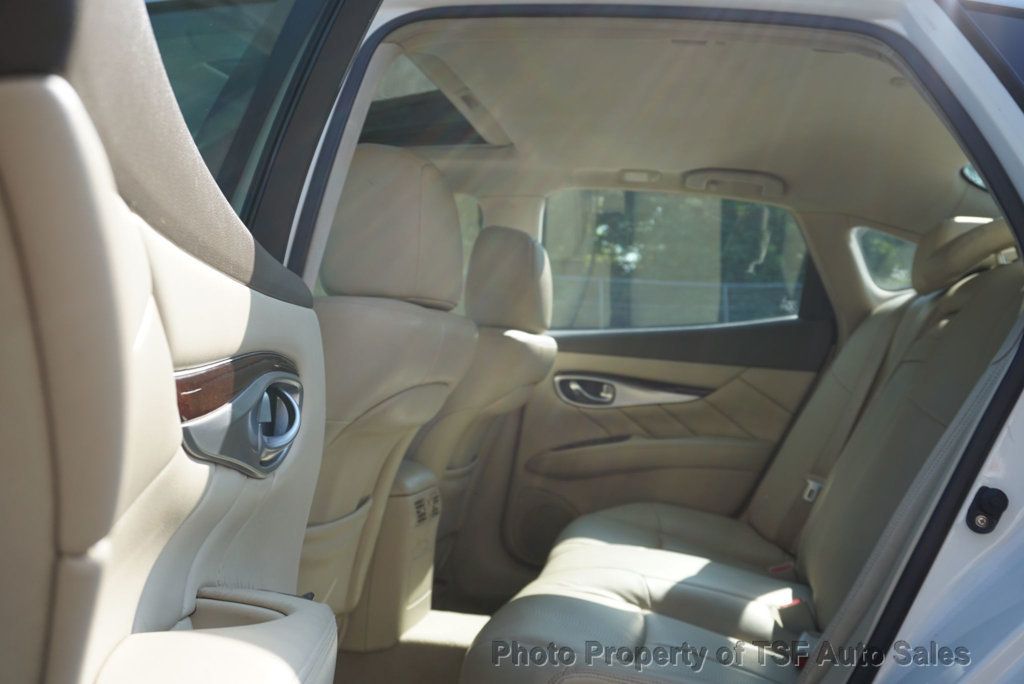 2012 Infiniti M37 photo 4