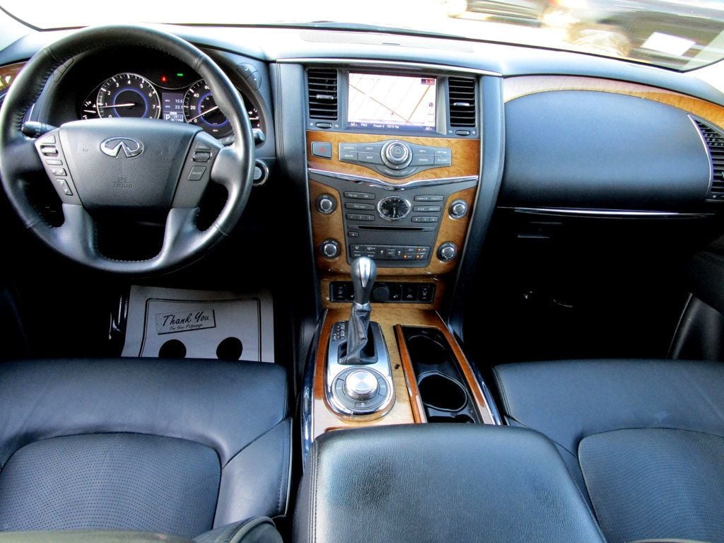 2012 Infiniti QX56 photo 2
