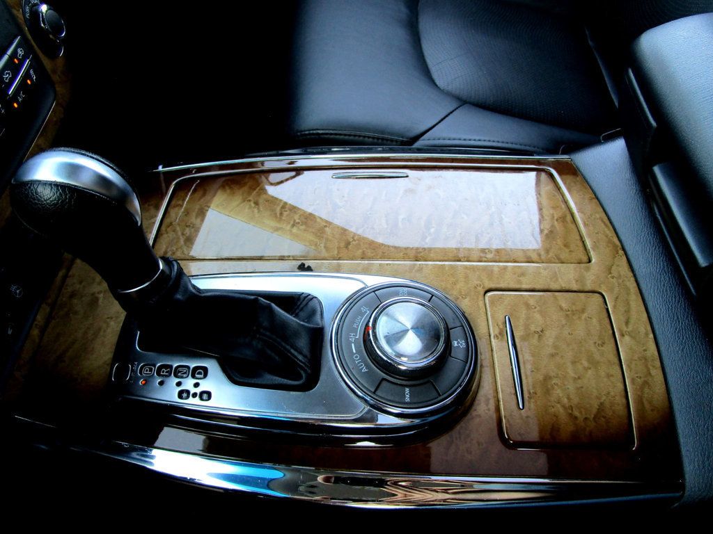 2012 Infiniti QX56 photo 26
