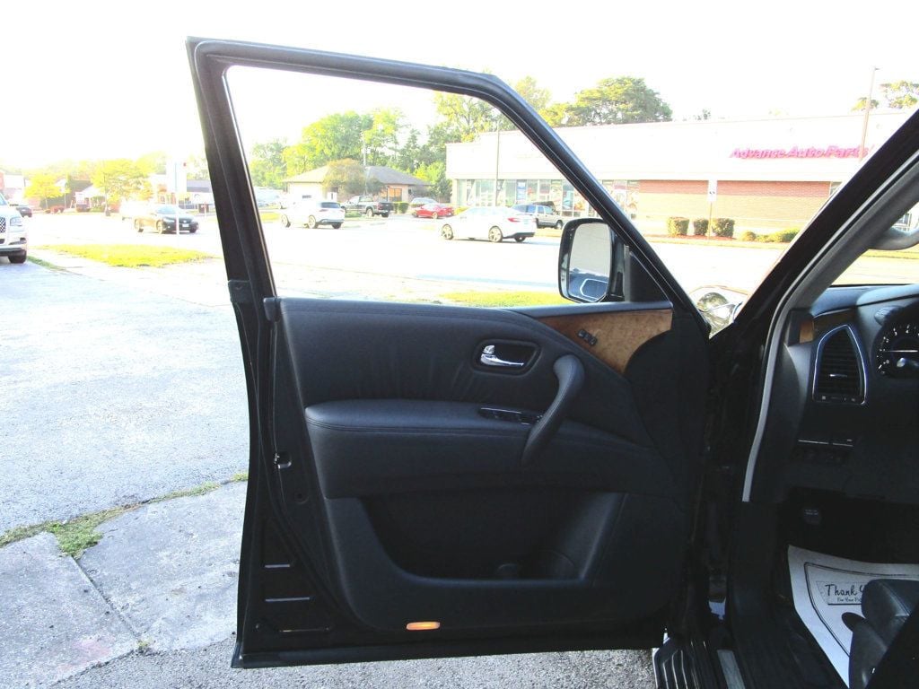 2012 Infiniti QX56 photo 37