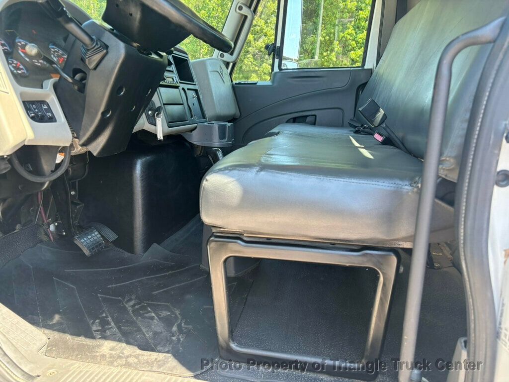 2012 International 4300 JUST 42k MILES! NON CDL! UNDER 26k GVW LONG BODY 23+ FEET! LIFT GATE! SUPER CLEAN UNIT! - 22984444 - 25