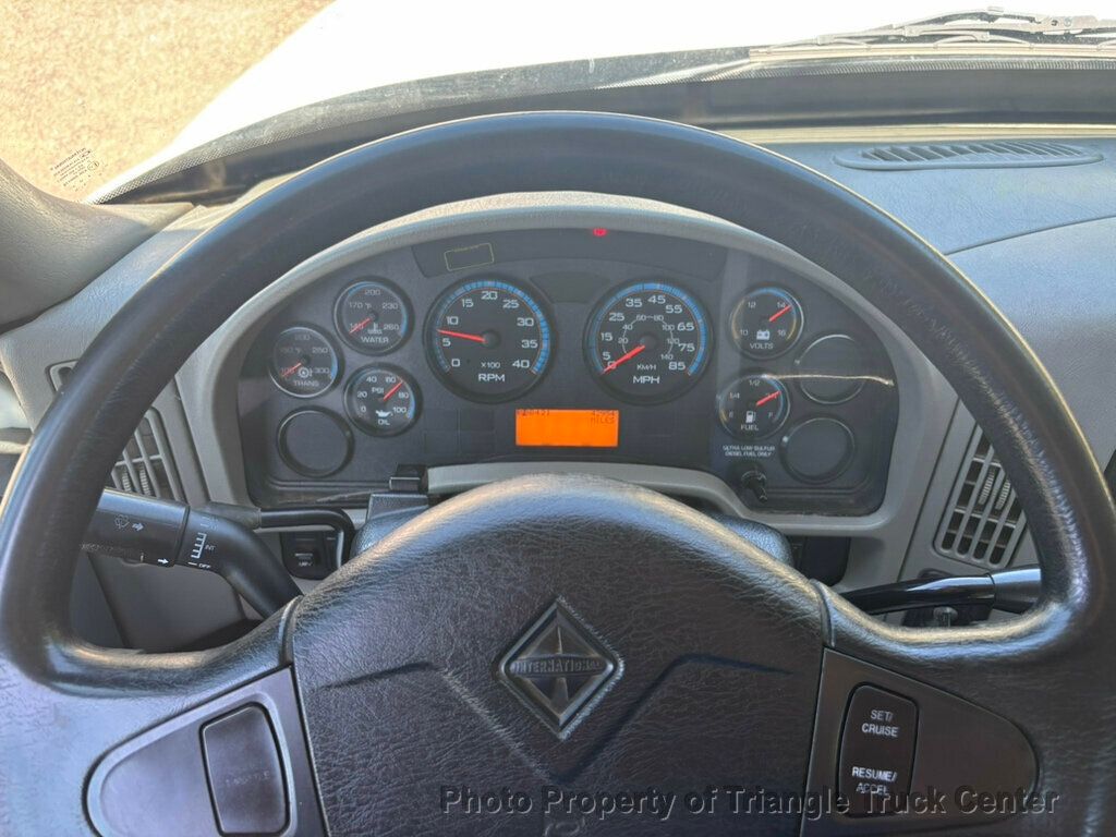 2012 International 4300 JUST 42k MILES! NON CDL! UNDER 26k GVW LONG BODY 23+ FEET! LIFT GATE! SUPER CLEAN UNIT! - 22984444 - 28