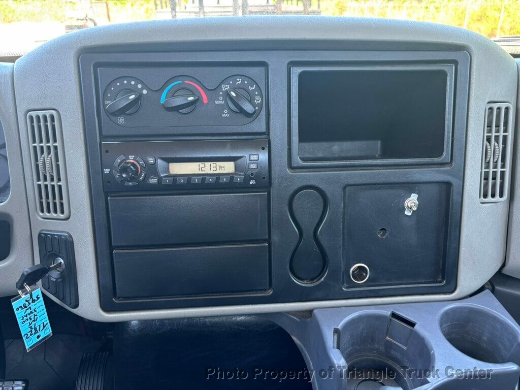 2012 International 4300 JUST 42k MILES! NON CDL! UNDER 26k GVW LONG BODY 23+ FEET! LIFT GATE! SUPER CLEAN UNIT! - 22984444 - 32