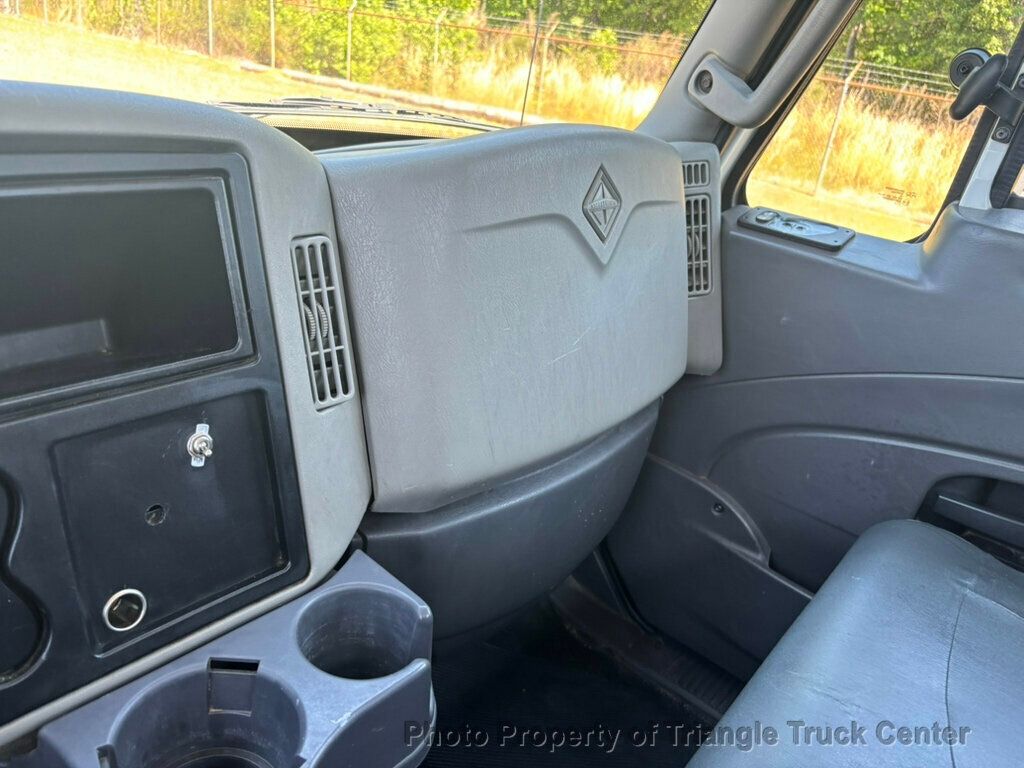2012 International 4300 JUST 42k MILES! NON CDL! UNDER 26k GVW LONG BODY 23+ FEET! LIFT GATE! SUPER CLEAN UNIT! - 22984444 - 34