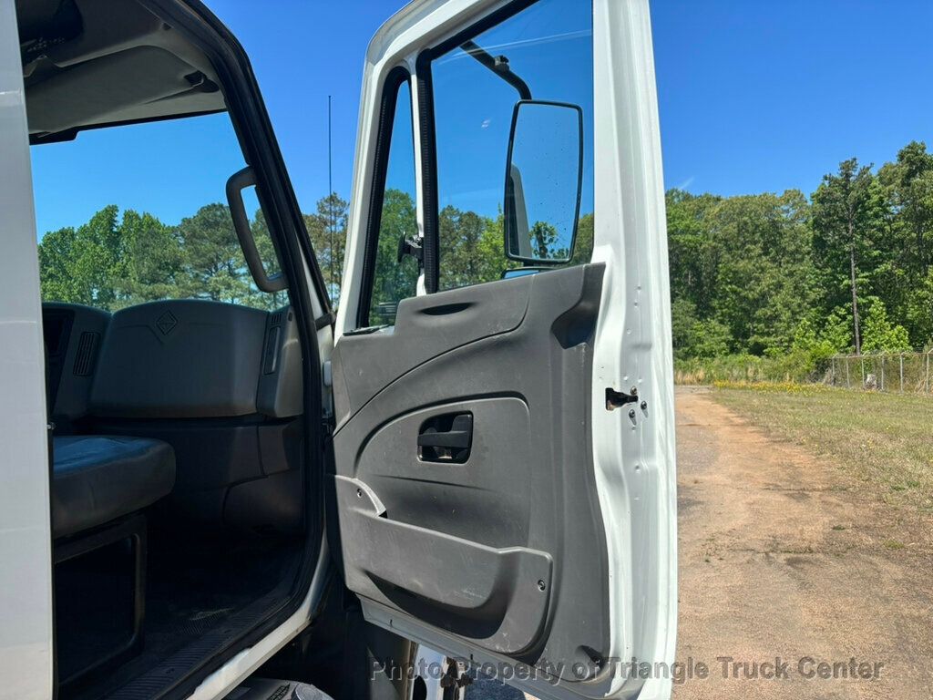2012 International 4300 JUST 42k MILES! NON CDL! UNDER 26k GVW LONG BODY 23+ FEET! LIFT GATE! SUPER CLEAN UNIT! - 22984444 - 37