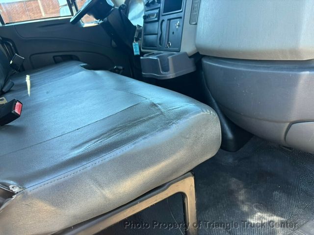 2012 International 4300 JUST 42k MILES! NON CDL! UNDER 26k GVW LONG BODY 23+ FEET! LIFT GATE! SUPER CLEAN UNIT! - 22984444 - 38