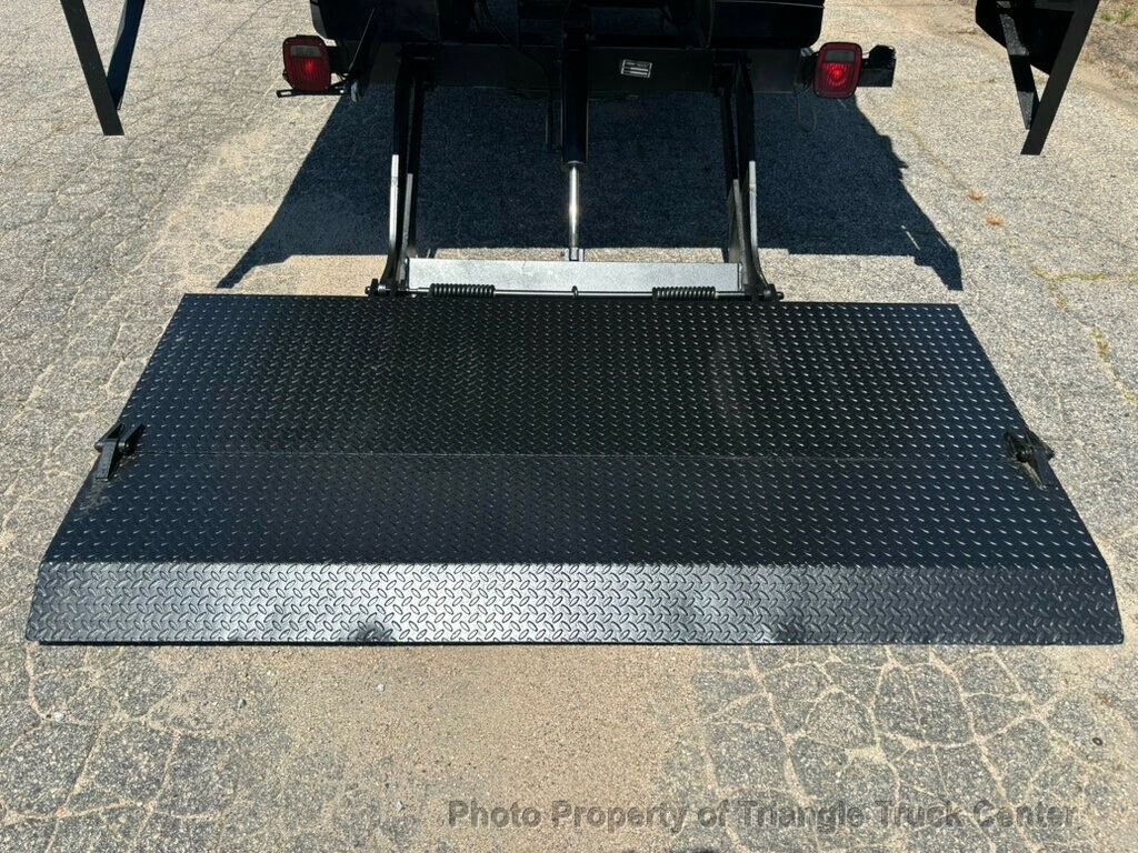 2012 International 4300 JUST 42k MILES! NON CDL! UNDER 26k GVW LONG BODY 23+ FEET! LIFT GATE! SUPER CLEAN UNIT! - 22984444 - 3