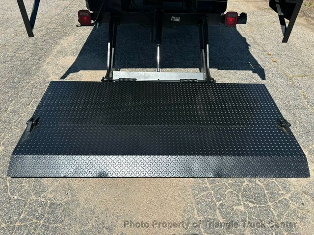 2012 International 4300 JUST 42k MILES! NON CDL! UNDER 26k GVW LONG BODY 23+ FEET! LIFT GATE! SUPER CLEAN UNIT! - 22984444 - 3