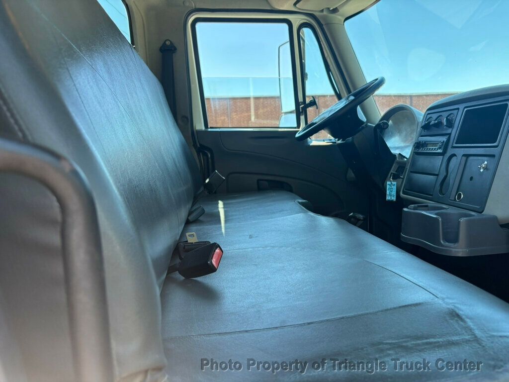 2012 International 4300 JUST 42k MILES! NON CDL! UNDER 26k GVW LONG BODY 23+ FEET! LIFT GATE! SUPER CLEAN UNIT! - 22984444 - 39