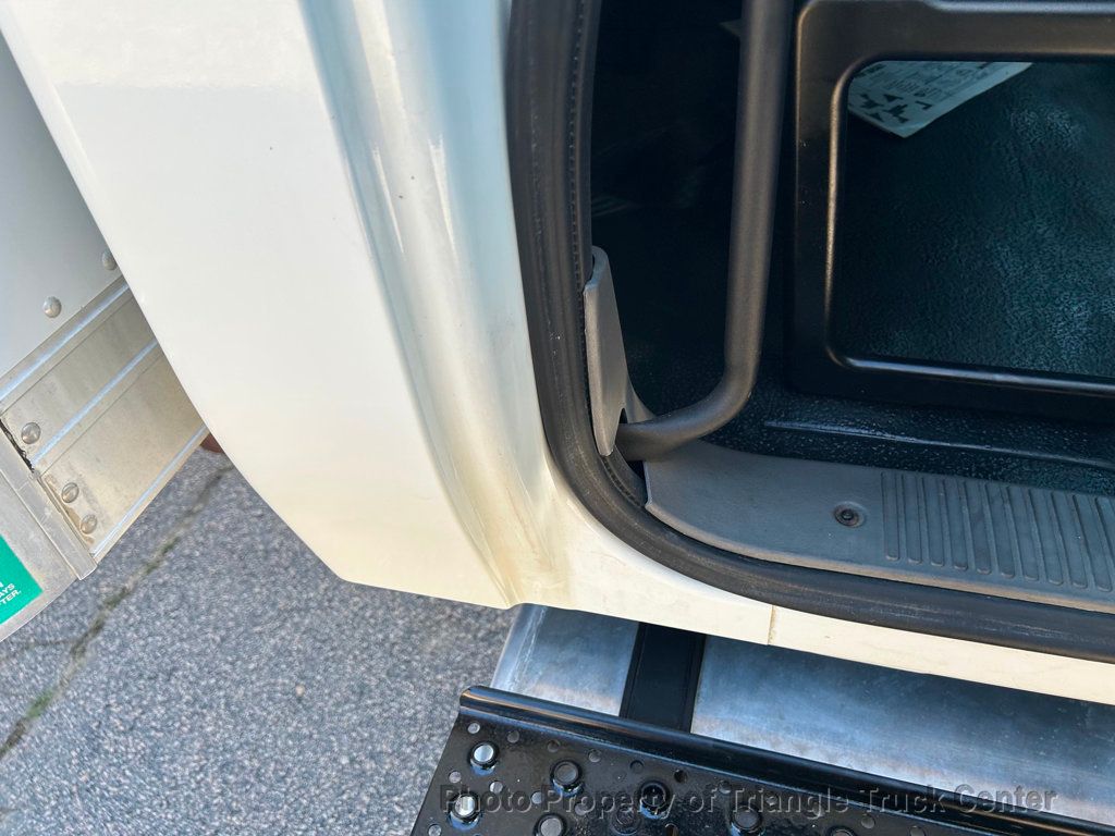 2012 International 4300 NON CDL BOX JUST 37k MILES! 100 PICTURES LIFT GATE! SUPER NICE UNIT! FINANCE OR LEASE! BOX TRUCK - 22783793 - 31