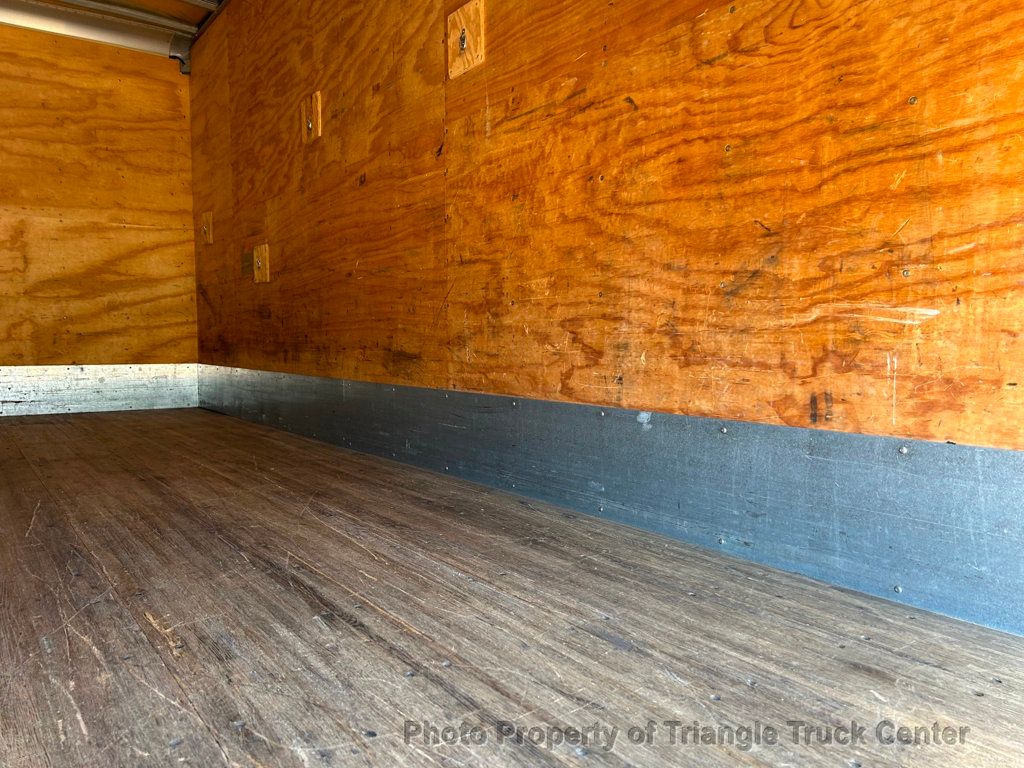 2012 International 4300 NON CDL BOX JUST 37k MILES! 100 PICTURES LIFT GATE! SUPER NICE UNIT! FINANCE OR LEASE! BOX TRUCK - 22783793 - 44