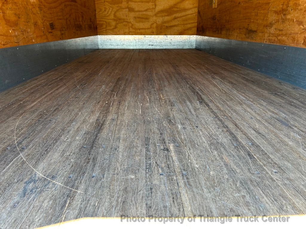 2012 International 4300 NON CDL BOX JUST 37k MILES! 100 PICTURES LIFT GATE! SUPER NICE UNIT! FINANCE OR LEASE! BOX TRUCK - 22783793 - 46