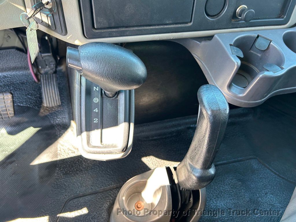 2012 International 4300 NON CDL BOX JUST 37k MILES! 100 PICTURES LIFT GATE! SUPER NICE UNIT! FINANCE OR LEASE! BOX TRUCK - 22783793 - 71