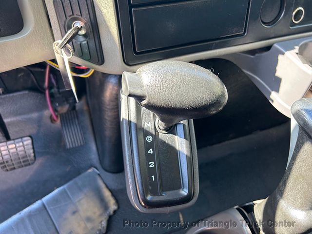 2012 International 4300 NON CDL JUST 33k MILES! LIFT GATE 3,000LB! SUPER CLEAN UNIT! NO DEF FLUID REQUIRED! BOX TRUCK - 22802298 - 21