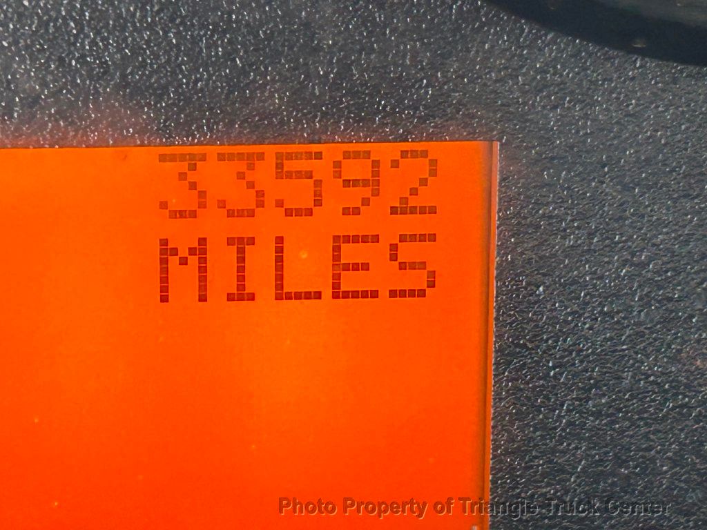 2012 International 4300 NON CDL JUST 33k MILES! LIFT GATE 3,000LB! SUPER CLEAN UNIT! NO DEF FLUID REQUIRED! BOX TRUCK - 22802298 - 24