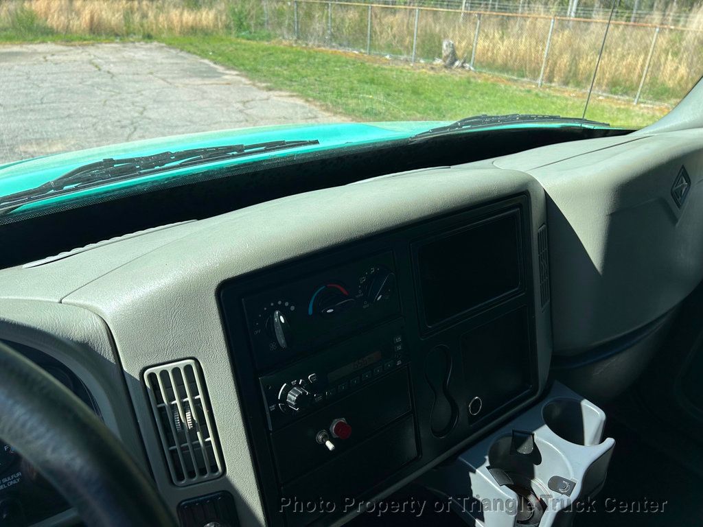 2012 International 4300 NON CDL JUST 33k MILES! LIFT GATE 3,000LB! SUPER CLEAN UNIT! NO DEF FLUID REQUIRED! BOX TRUCK - 22802298 - 26