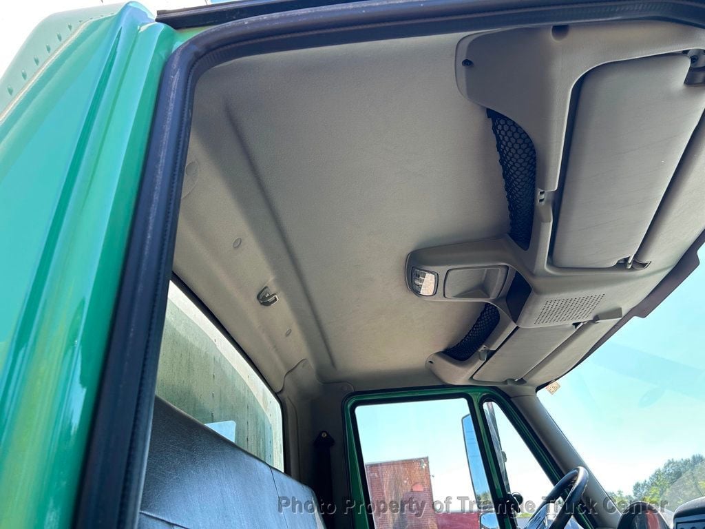 2012 International 4300 NON CDL JUST 33k MILES! LIFT GATE 3,000LB! SUPER CLEAN UNIT! NO DEF FLUID REQUIRED! BOX TRUCK - 22802298 - 28