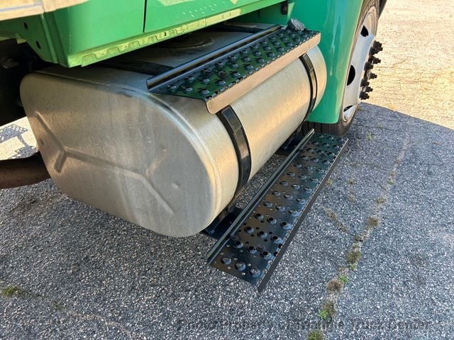 2012 International 4300 NON CDL JUST 33k MILES! LIFT GATE 3,000LB! SUPER CLEAN UNIT! NO DEF FLUID REQUIRED! BOX TRUCK - 22802298 - 35