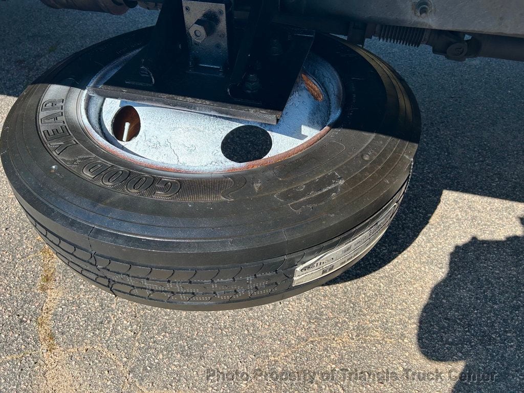 2012 International 4300 NON CDL JUST 33k MILES! LIFT GATE 3,000LB! SUPER CLEAN UNIT! NO DEF FLUID REQUIRED! BOX TRUCK - 22802298 - 42