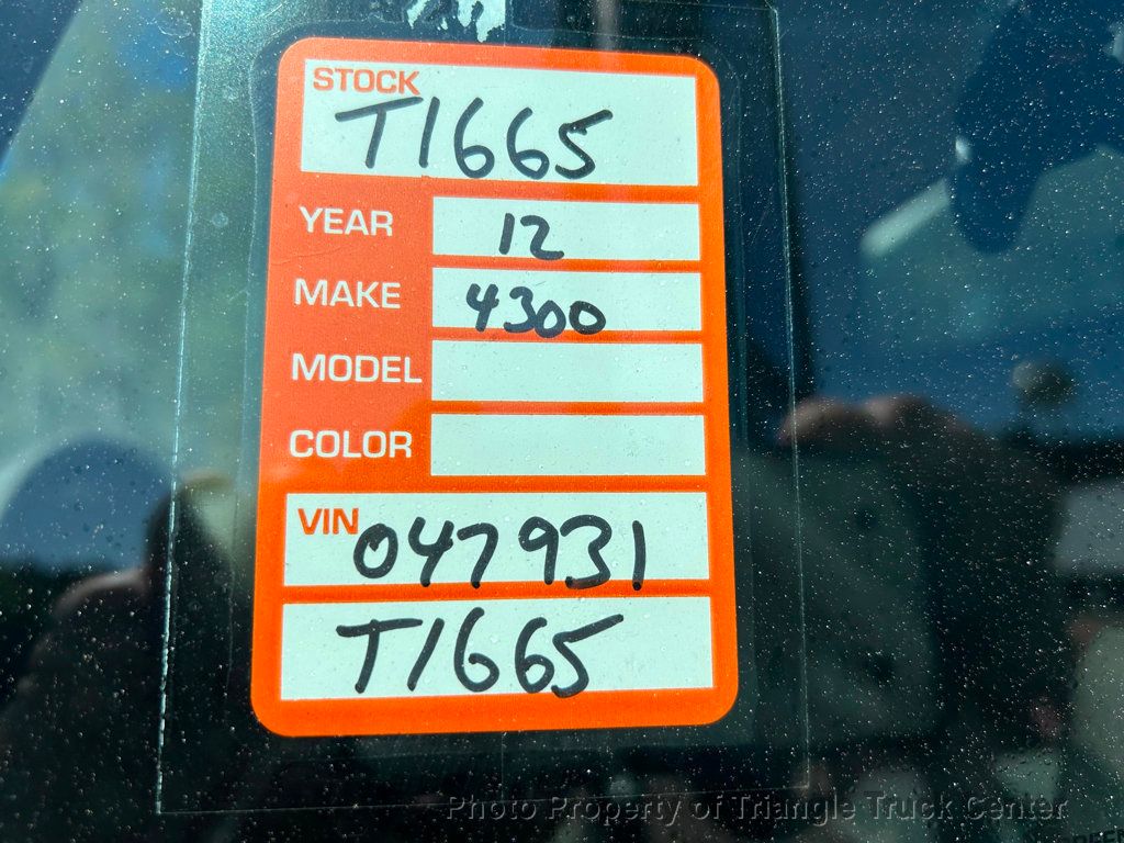 2012 International 4300 NON CDL JUST 33k MILES! LIFT GATE 3,000LB! SUPER CLEAN UNIT! NO DEF FLUID REQUIRED! BOX TRUCK - 22802298 - 46