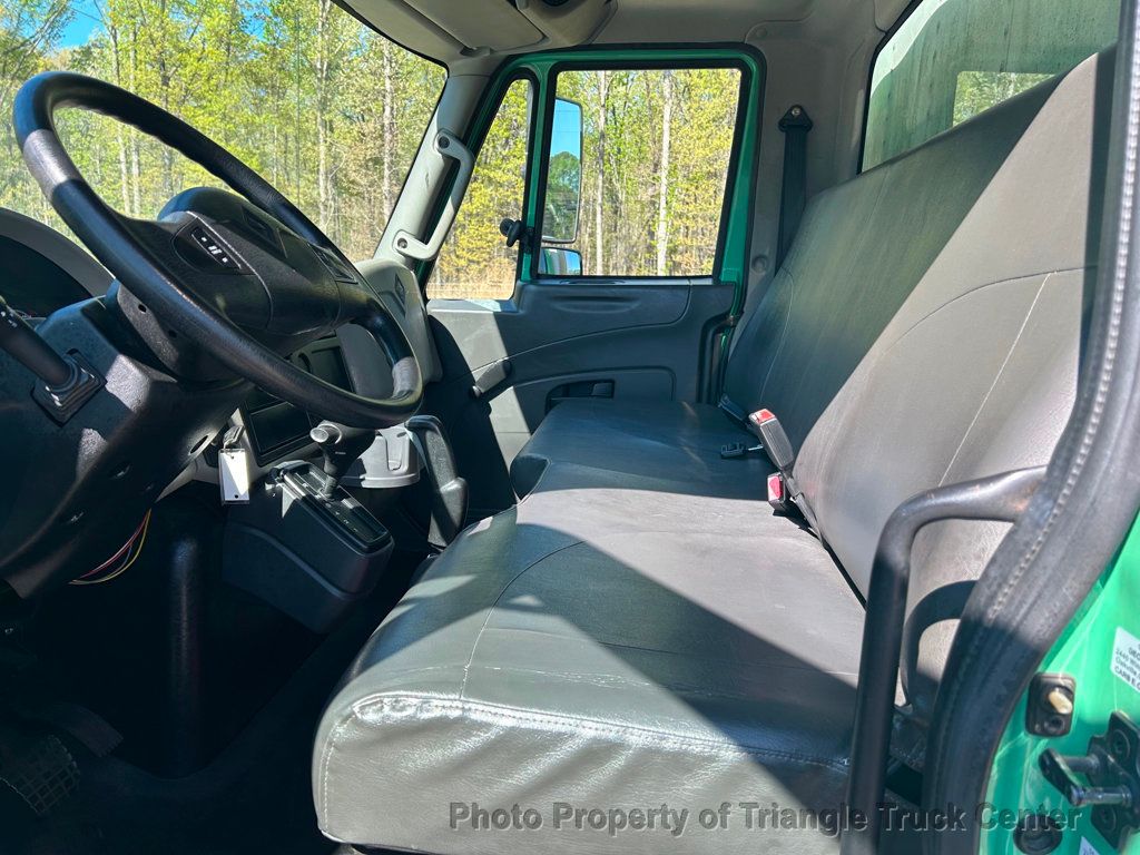 2012 International 4300 NON CDL JUST 33k MILES! LIFT GATE 3,000LB! SUPER CLEAN UNIT! NO DEF FLUID REQUIRED! BOX TRUCK - 22802298 - 58