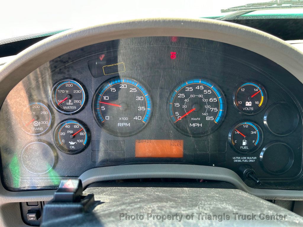 2012 International 4300 NON CDL JUST 33k MILES! LIFT GATE 3,000LB! SUPER CLEAN UNIT! NO DEF FLUID REQUIRED! BOX TRUCK - 22802298 - 69