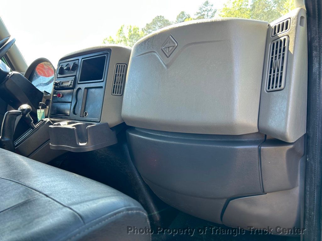 2012 International 4300 NON CDL JUST 33k MILES! LIFT GATE 3,000LB! SUPER CLEAN UNIT! NO DEF FLUID REQUIRED! BOX TRUCK - 22802298 - 78