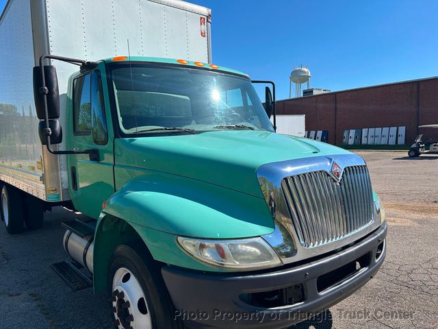 2012 International 4300 NON CDL JUST 33k MILES! LIFT GATE 3,000LB! SUPER CLEAN UNIT! NO DEF FLUID REQUIRED! BOX TRUCK - 22802298 - 84