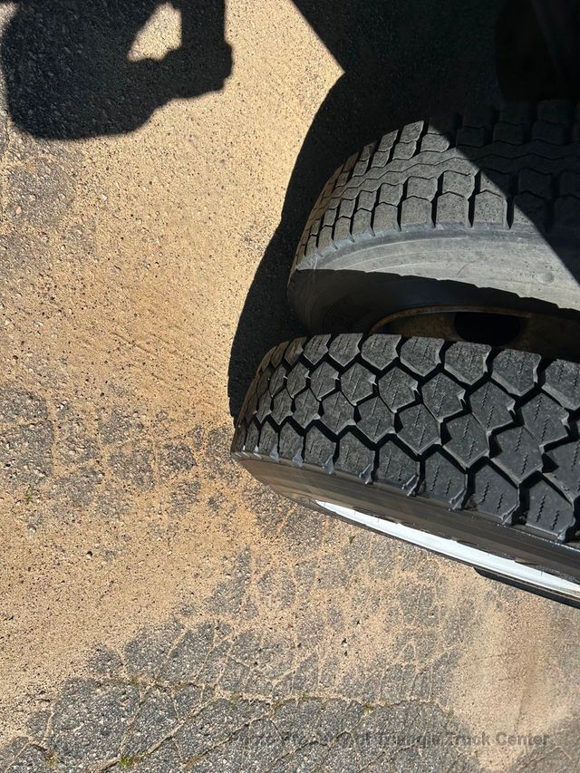 2012 International 4300 NON CDL JUST 33k MILES! LIFT GATE 3,000LB! SUPER CLEAN UNIT! NO DEF FLUID REQUIRED! BOX TRUCK - 22802298 - 87