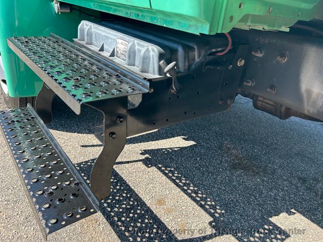 2012 International 4300 NON CDL JUST 33k MILES! LIFT GATE 3,000LB! SUPER CLEAN UNIT! NO DEF FLUID REQUIRED! BOX TRUCK - 22802298 - 89