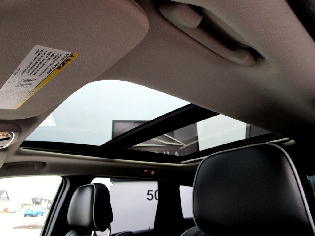 2012 Jeep Grand Cherokee 4WD 4dr Overland - 22982864 - 29