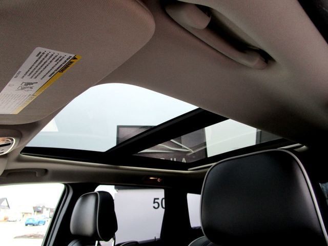 2012 Jeep Grand Cherokee 4WD 4dr Overland - 22982864 - 29