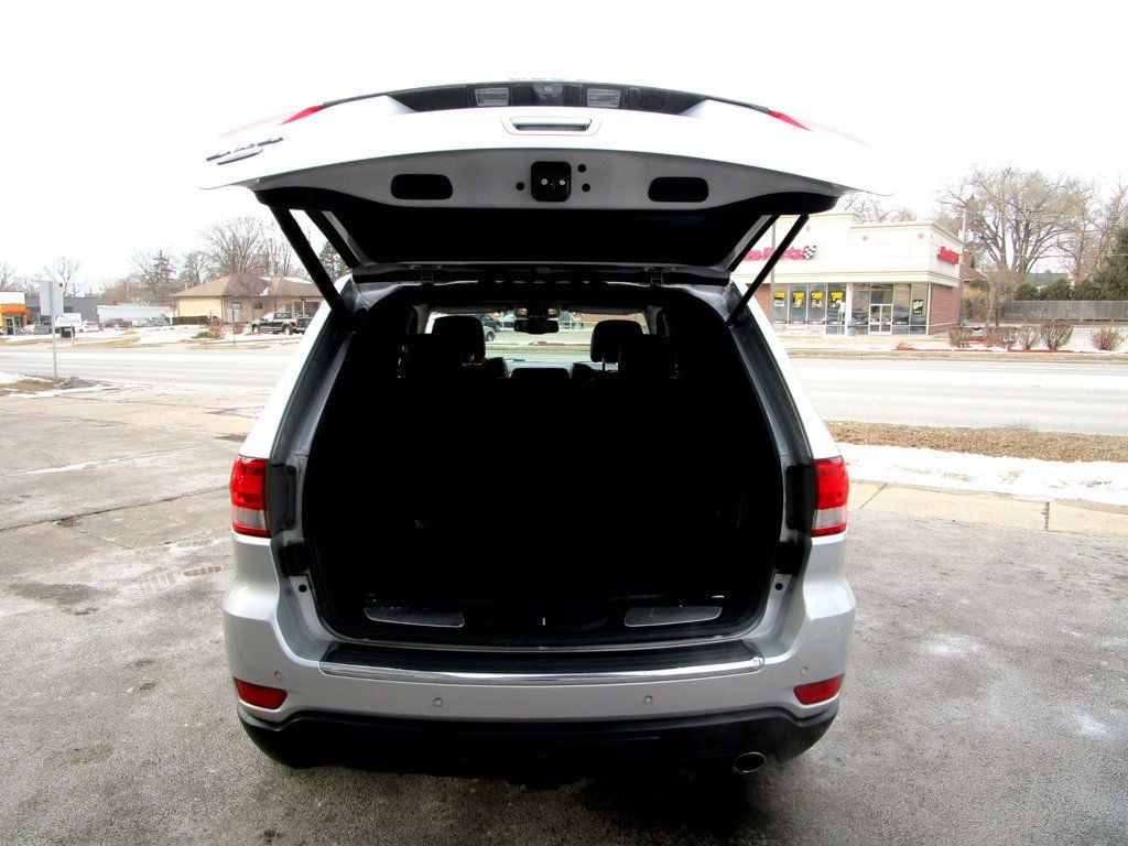 2012 Jeep Grand Cherokee 4WD 4dr Overland - 22982864 - 33