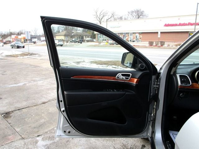 2012 Jeep Grand Cherokee 4WD 4dr Overland - 22982864 - 35