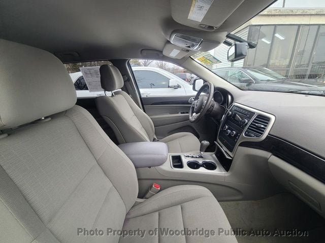 2012 Jeep Grand Cherokee Laredo - 22772167 - 10