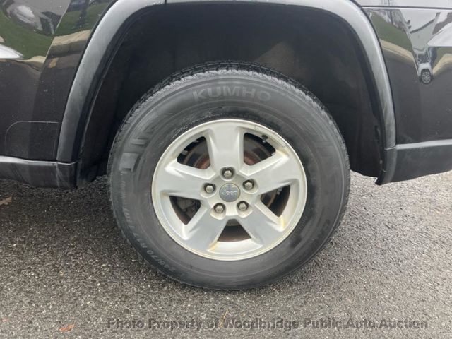 2012 Jeep Grand Cherokee Laredo - 22955600 - 17