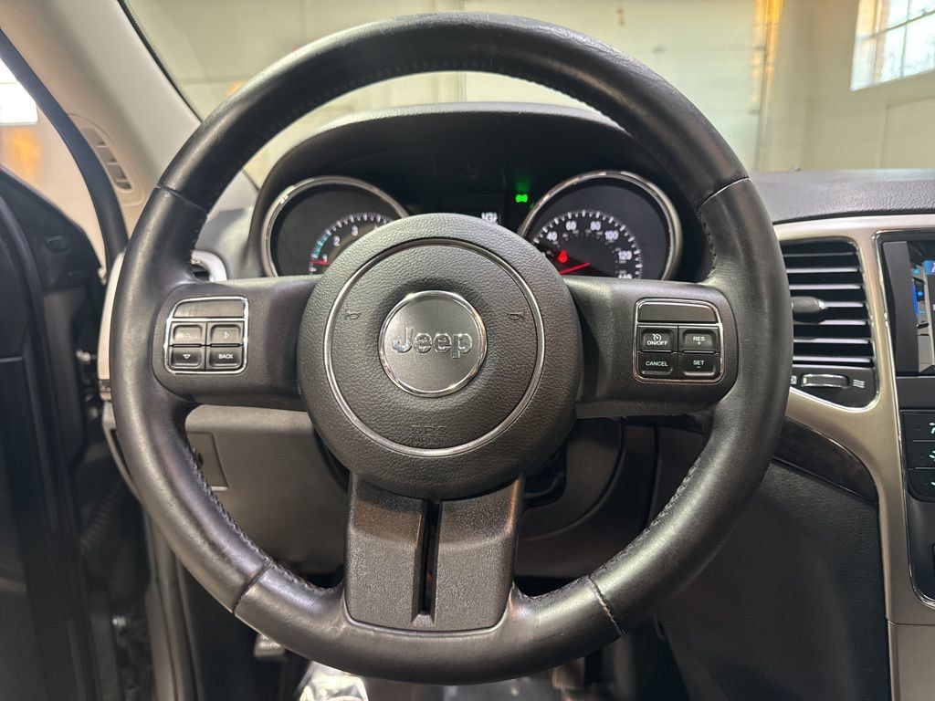 2012 Jeep Grand Cherokee Laredo - 22982193 - 10