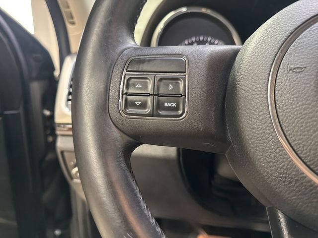 2012 Jeep Grand Cherokee Laredo - 22982193 - 12