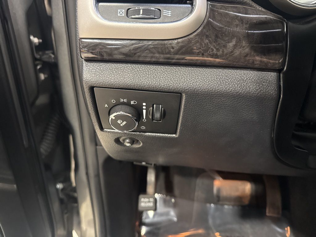 2012 Jeep Grand Cherokee Laredo - 22982193 - 14