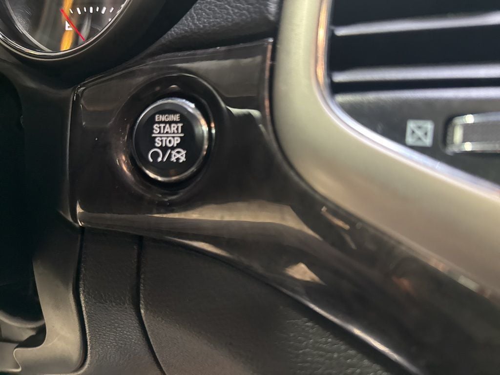 2012 Jeep Grand Cherokee Laredo - 22982193 - 15