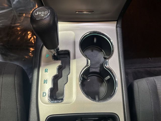 2012 Jeep Grand Cherokee Laredo - 22982193 - 18