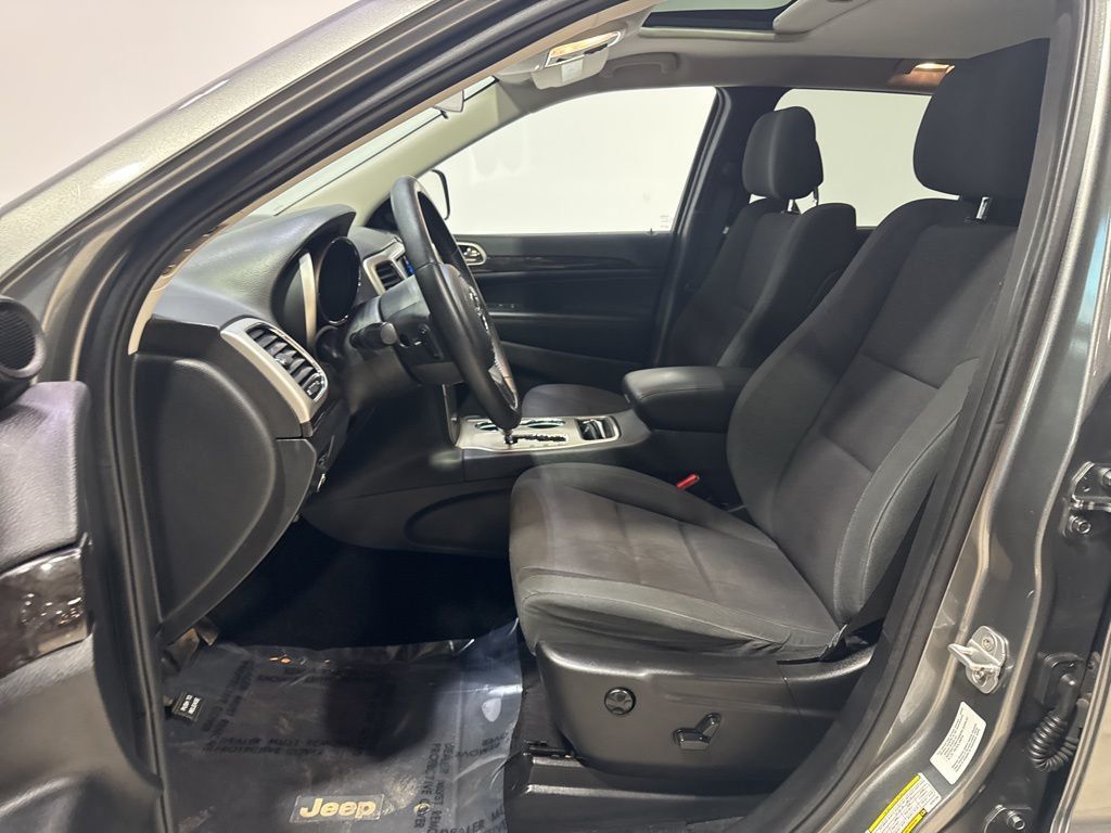 2012 Jeep Grand Cherokee Laredo - 22982193 - 20