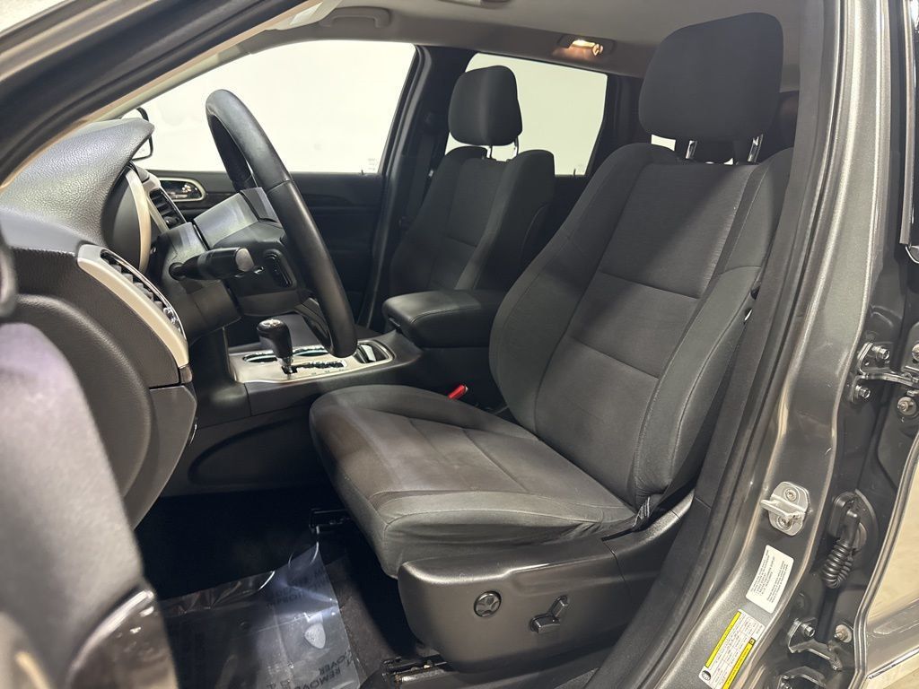 2012 Jeep Grand Cherokee Laredo - 22982193 - 21