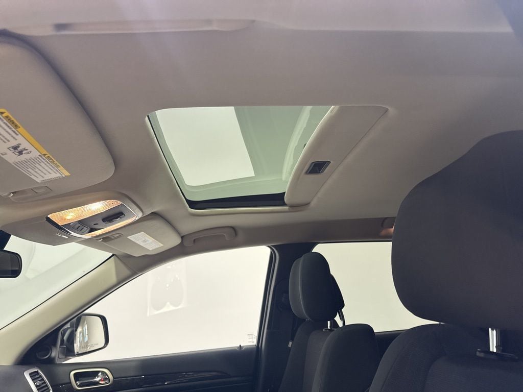 2012 Jeep Grand Cherokee Laredo - 22982193 - 23